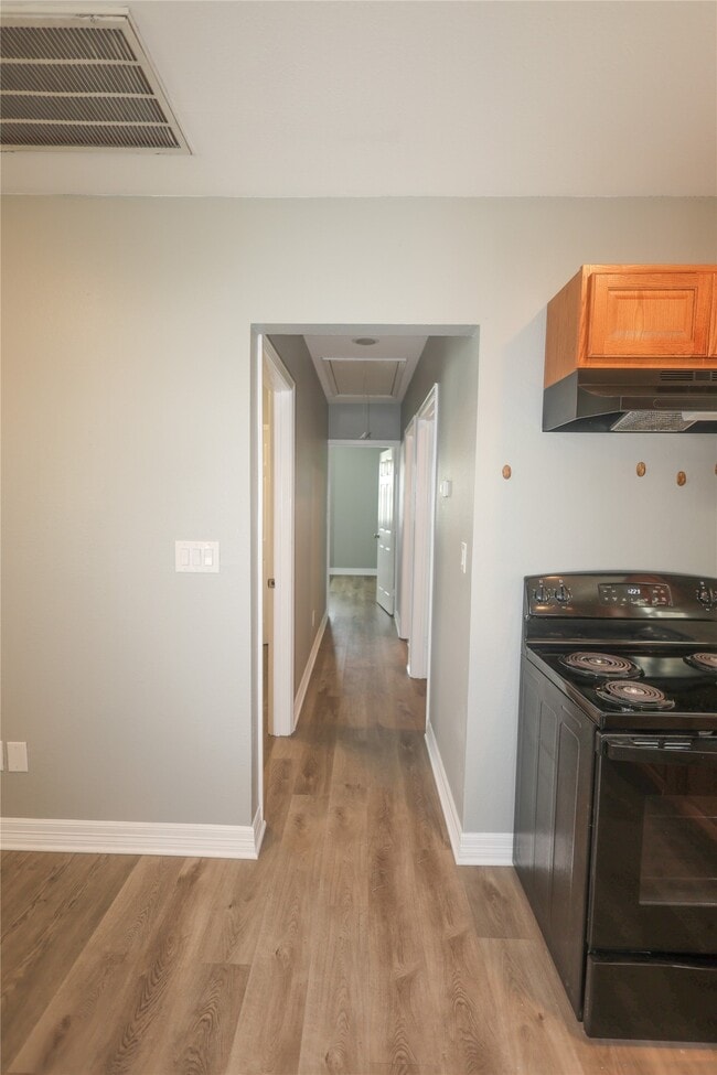 Building Photo - 23091 S Wildwood Dr