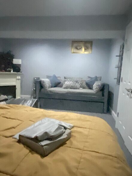 Building Photo - 15402 Jenkins Ridge Rd