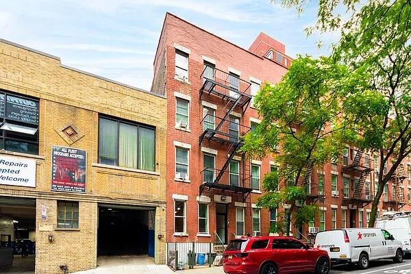 Building Photo - 411 W 54th St