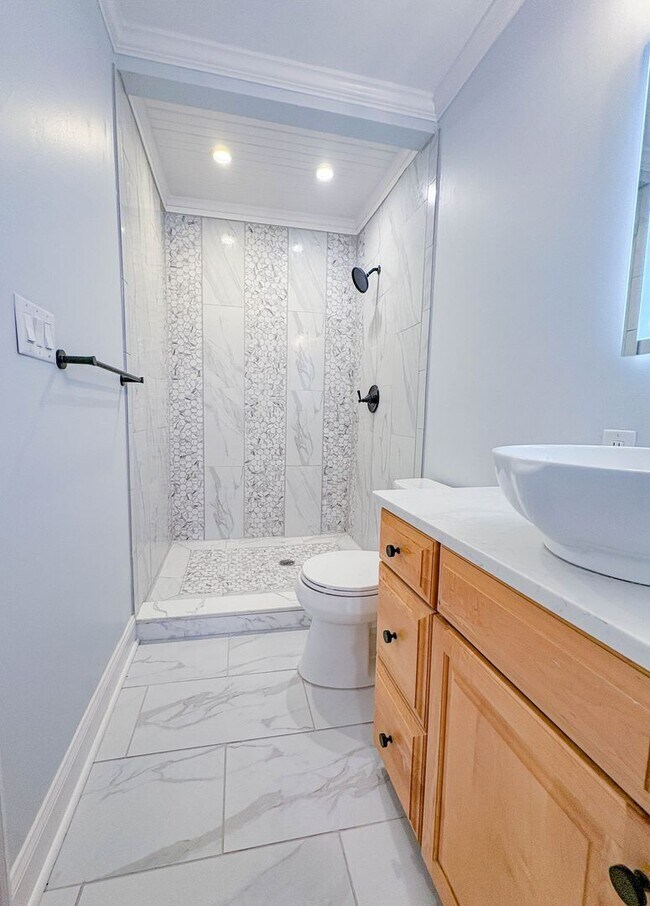 Building Photo - FIRST MONTH RENT FREE! Downtown Living! 2 Bedroom 2 Bath Apartment (No Pets)