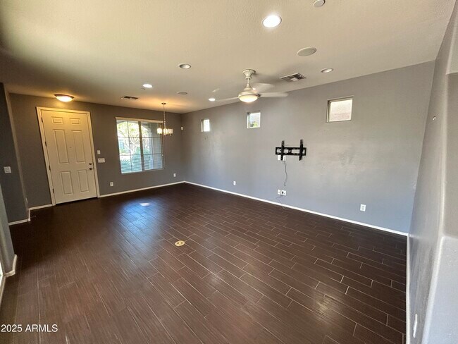Building Photo - 9123 W Meadow Dr