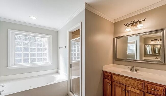 Building Photo - 6798 Oak Leaf Ln