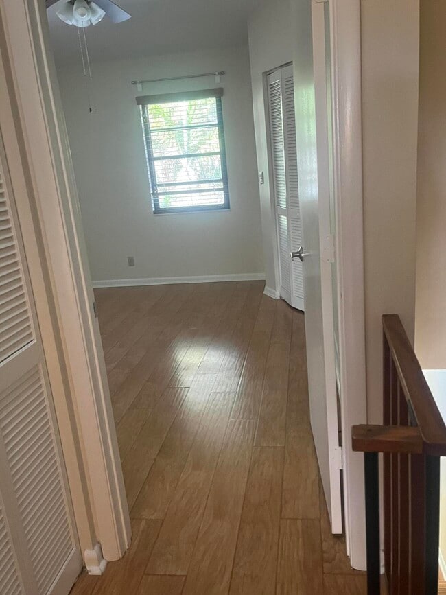 Building Photo - 1627 Hawthorne Pl