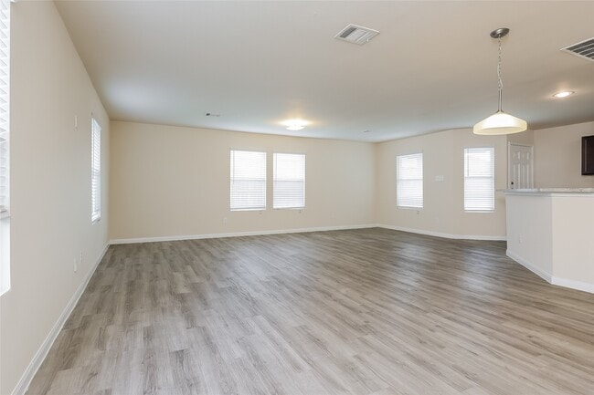 Building Photo - 4158 Silver Ranch Rd
