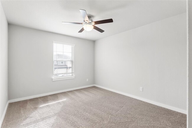 Building Photo - 2310 Calvert Dr