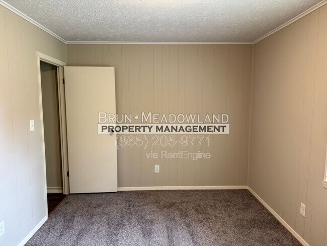 Building Photo - 7627 Alki Ln SW