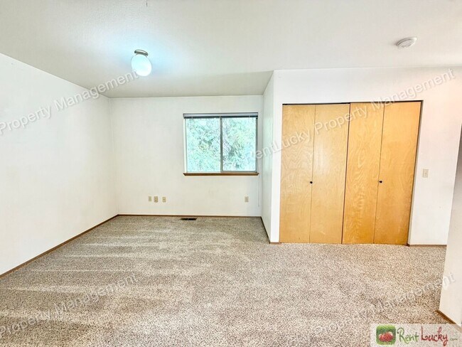 Building Photo - 35047 37th Ave S