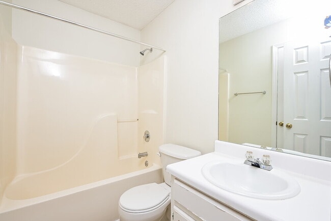 Building Photo - 816 Ravins Way