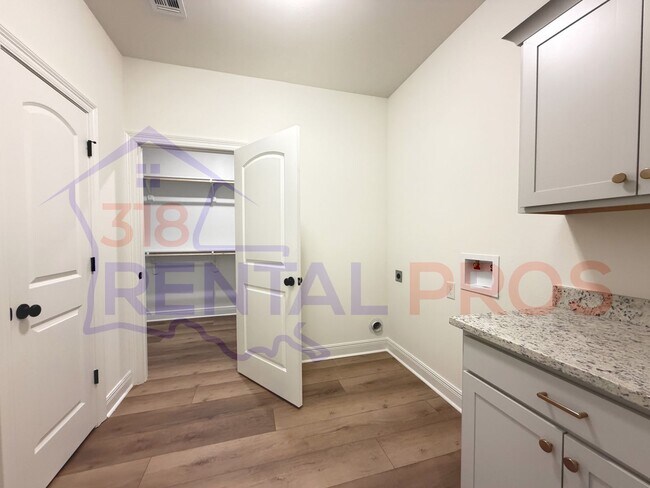 Building Photo - New Construction! 3 Bed 2 Bath in Country Club Estates!