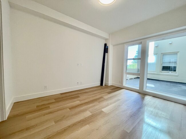 Building Photo - 1740 Broadway