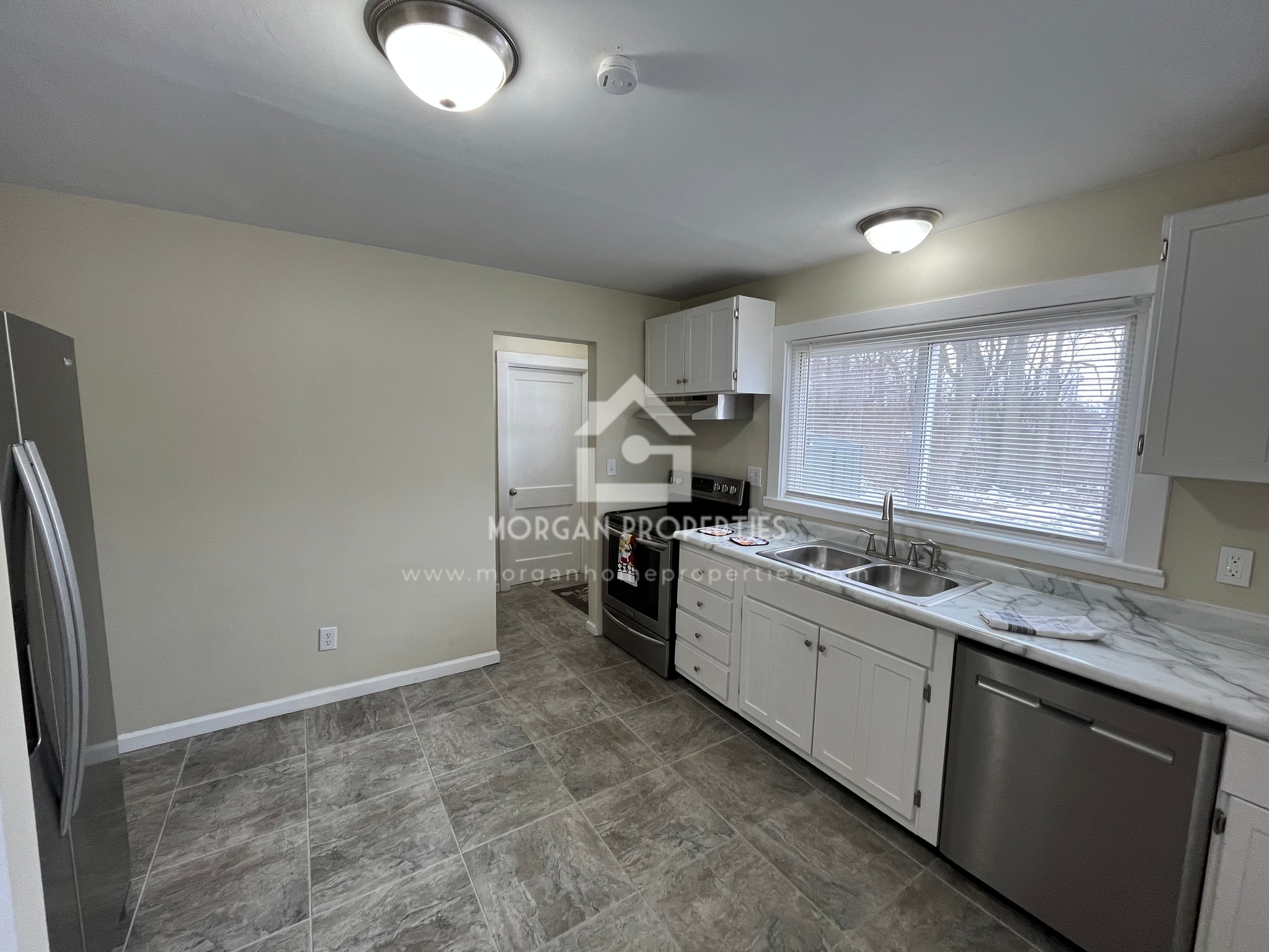 Building Photo - 1229 W 13th St