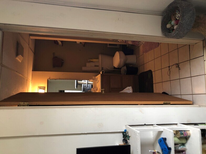 Building Photo - 547 Niagara St