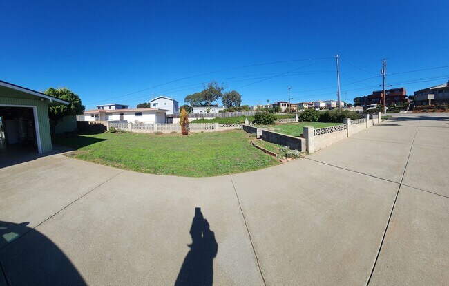 Building Photo - THOSE MORRO BAY VIEWS! Bright and Airy 2 bedroom 2 bath house near Embarcadero