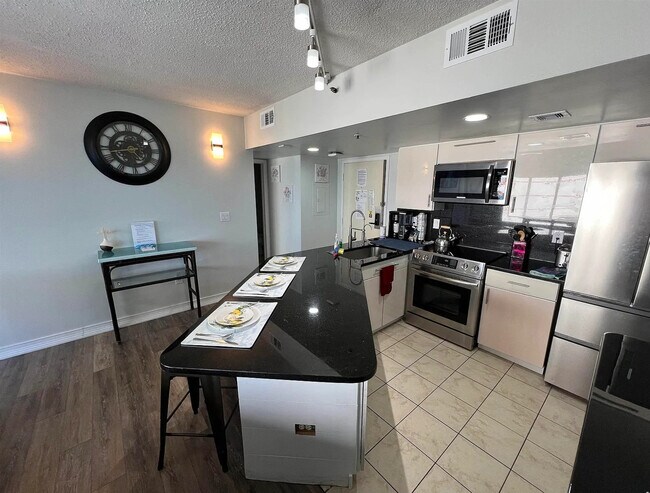 Building Photo - 1605 S Ocean Blvd