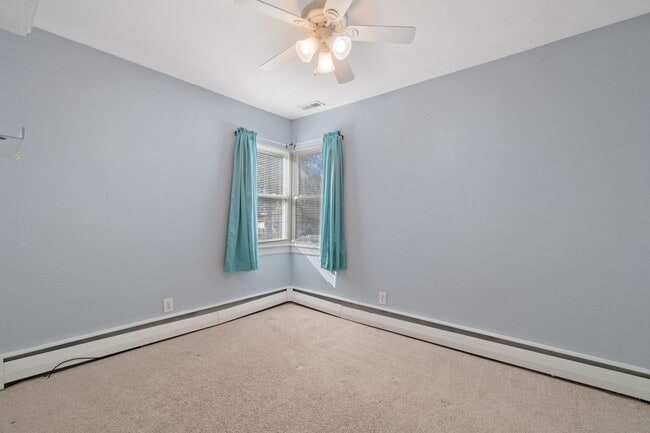 Building Photo - 3 Bed 1 Bath Home for Rent in Norfolk