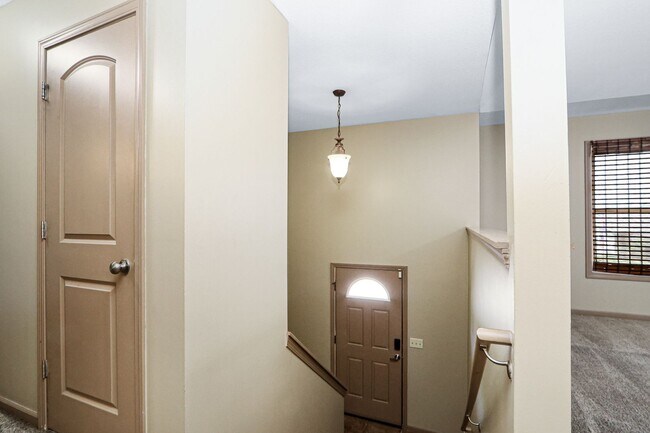 Building Photo - Gorgeous Family home for Rent!