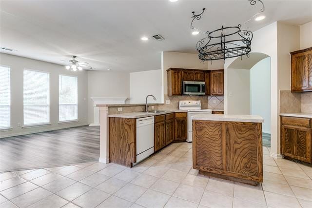 Building Photo - 2605 Silver Hill Dr