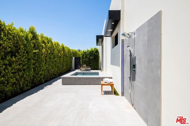 Building Photo - 52435 Ross Ave