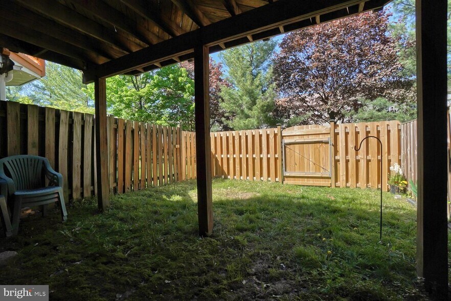 Building Photo - 6212 Adelay Ct W