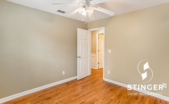 Building Photo - 1822 Drayton Dr