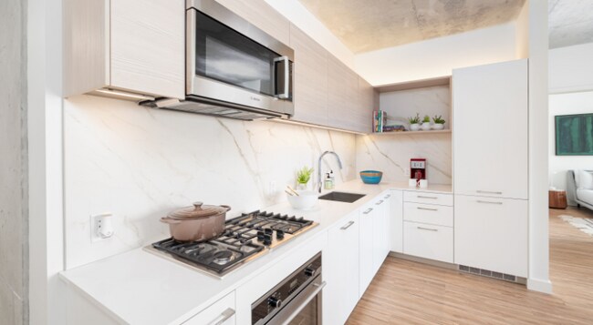 Building Photo - 172 N Desplaines St