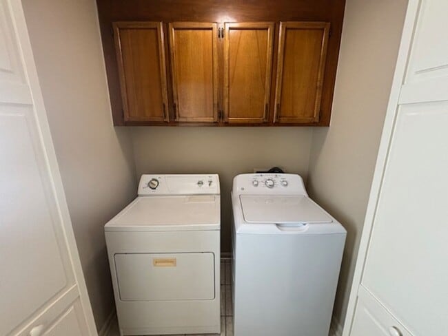 Building Photo - 6114 Parkforest Dr