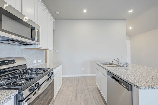 Building Photo - 8154 Royal Breeze Dr