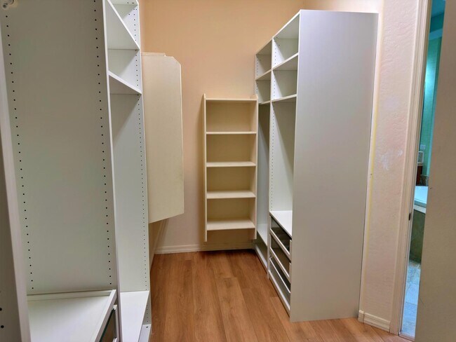 Building Photo - 737 E Charlevoix Ave