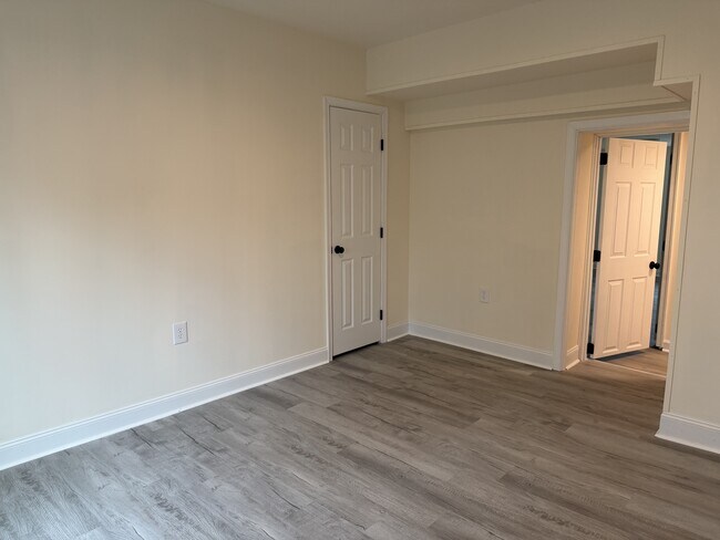 Building Photo - 113 E Addition St