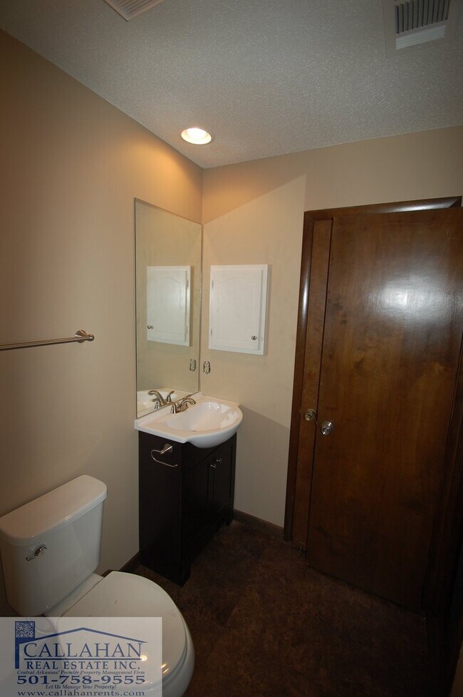 Building Photo - Home in the heart of Sherwood