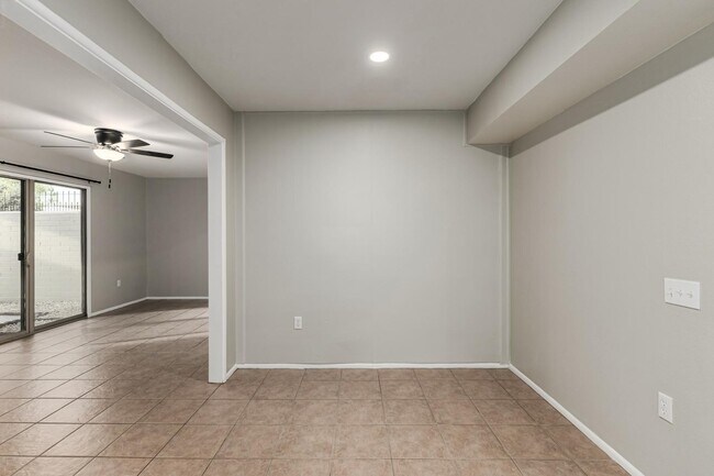 Building Photo - 13066 N 100th Dr