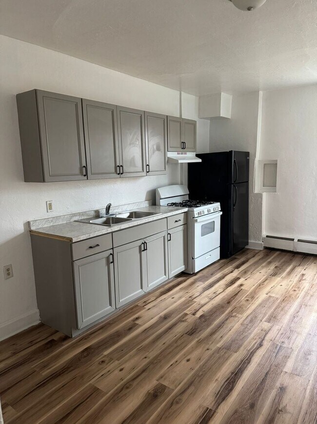 Building Photo - Available Now - York City SD