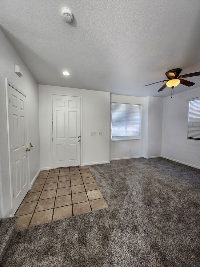 Building Photo - Beautiful Yuba City Home