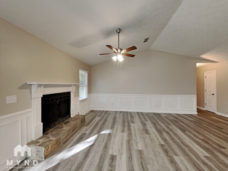 Building Photo - 5491 La Fleur Trail