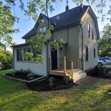 Building Photo - 856