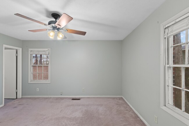 Building Photo - 311 Hillcrest Ct