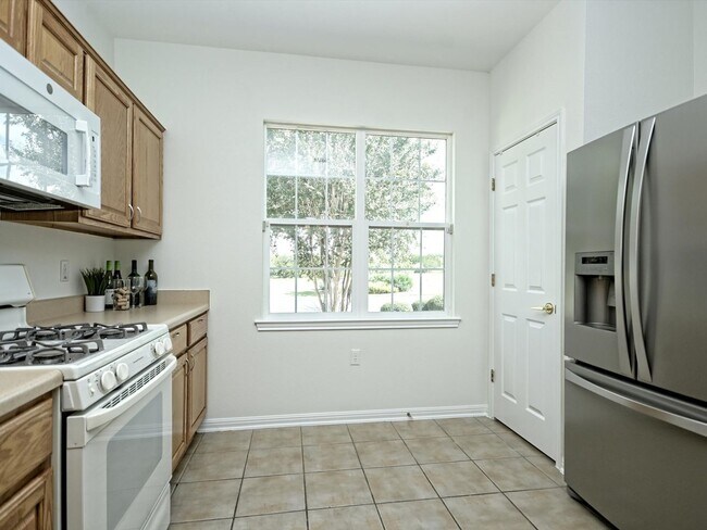 Building Photo - 708 Texas Dr