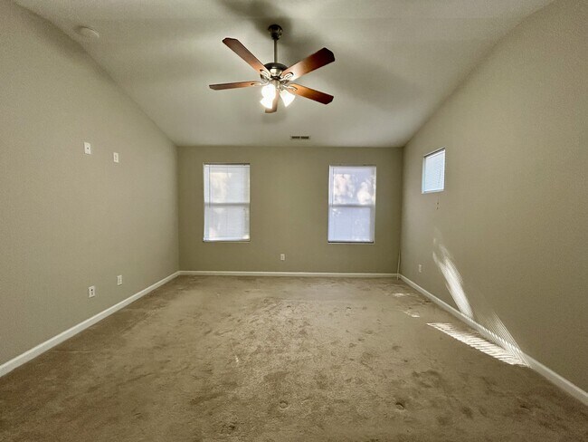 Building Photo - 5025 Krick St