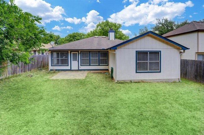 Building Photo - 911 Isernia Dr