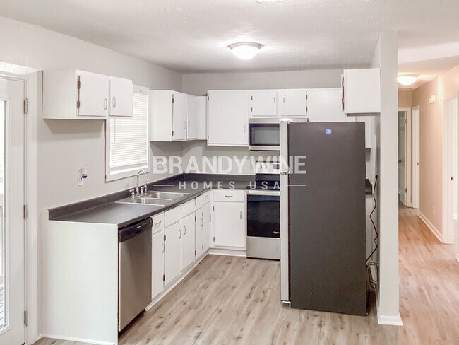 Building Photo - 2119 Blue Creek Ct