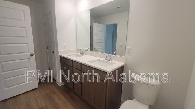 Building Photo - 7582 Discovery Pt Dr NW