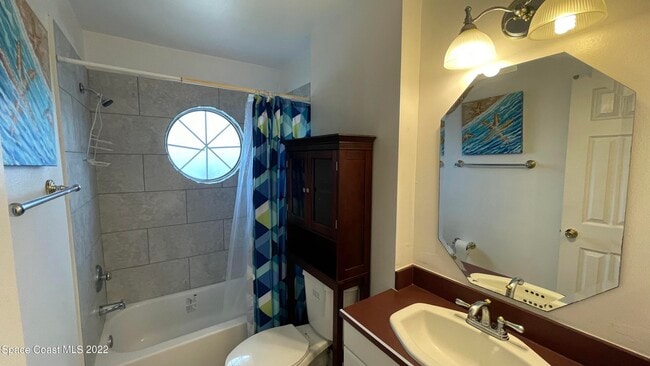 Building Photo - 1425 Malibu Cir NE