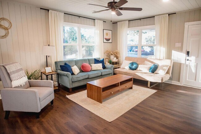 Building Photo - 3480 Johan Blvd