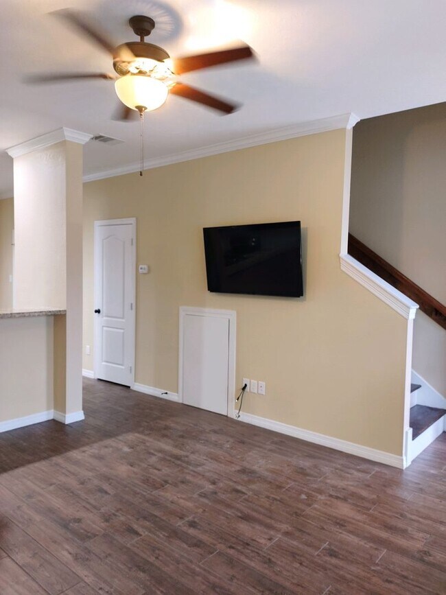 Building Photo - 343