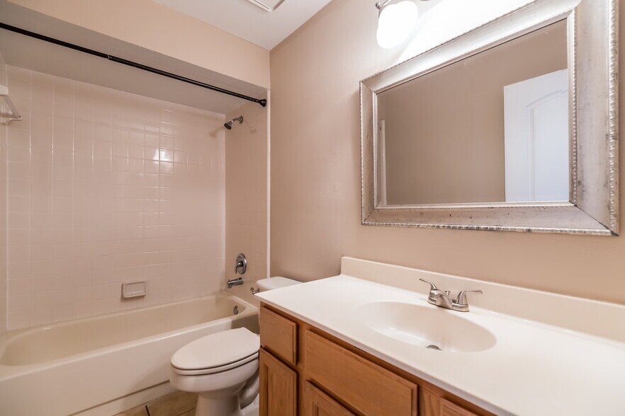 Building Photo - 1610 Sand Key Cir