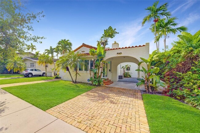 Primary Photo - 1212 Medina Ave