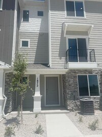 Building Photo - 1872 E Thunder Ln