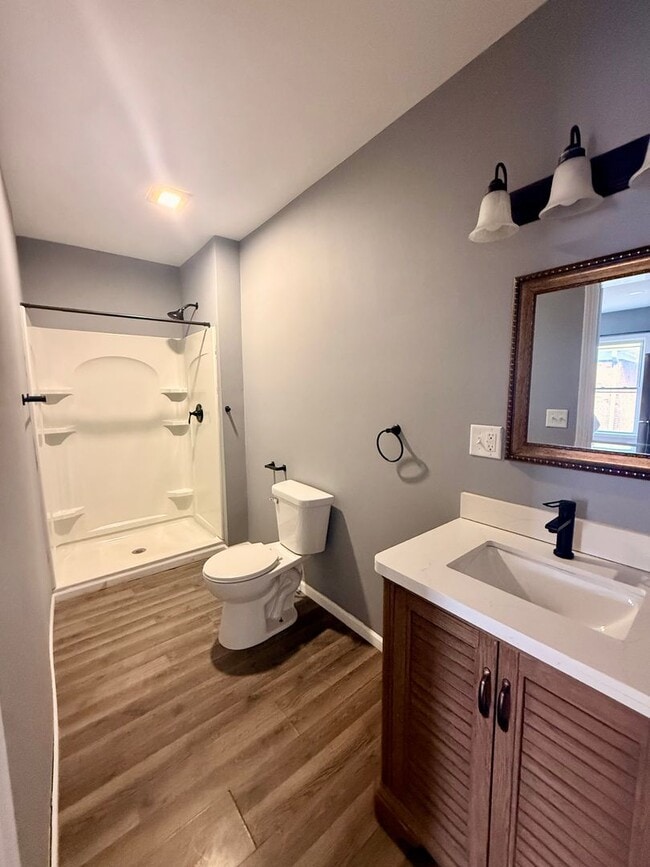 Building Photo - 713 S 4th St