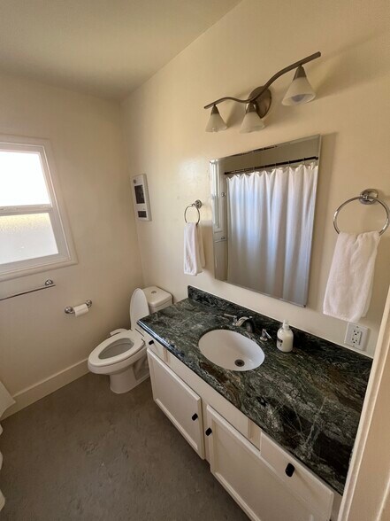 Bathroom - 2505 Mira Vista Dr