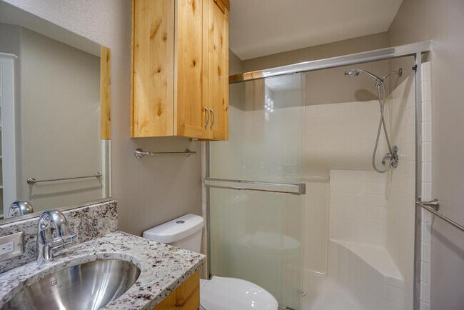 Building Photo - BEAUIFUL RAMBLER IN SOUTHVIEW HEIGHTS